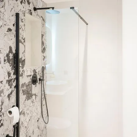 Noa - Modern And Stylish 1br Apartment