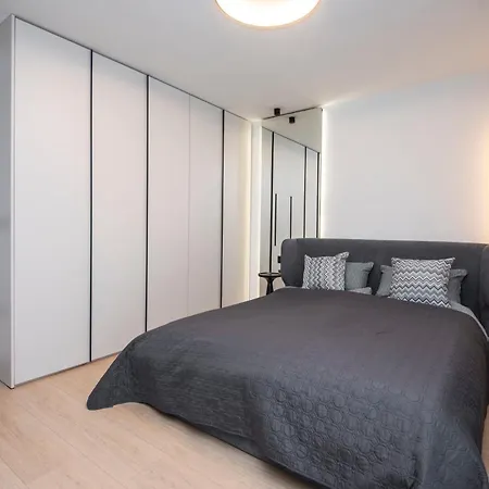 Noa - Modern And Stylish 1br Apartment *